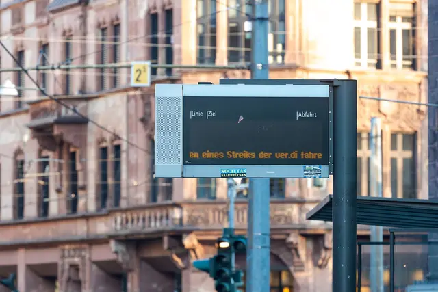 Die Gewerkschaft Verdi ruft ihre Mitglieder bei der Saarbahn und Saarbahn Netz zu einem
ganztägigen Warnstreik am Donnerstag auf. (Symbolbild) | Foto: dpa
