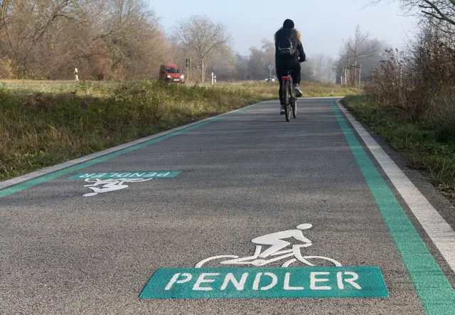 Die sieben Pendler-Radrouten sollen eine Gesamtlänge von über 370 Kilometern bekommen. (Archivbild) | Foto: dpa