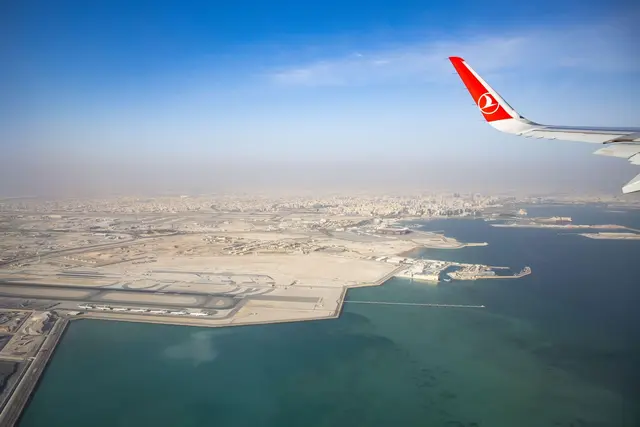 Zwischenstopp in Doha? Laut Auswärtigem Amt derzeit keine gute Idee.  (zu dpa: «Umstieg in Krisenregion? Diese Rechte haben Flugreisende») | Foto: dpa