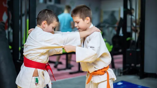Judo-Kids im Kampf | Foto:  frimufilms/stock.adobe.com