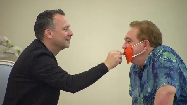 „Verstehen Sie Spaß?“: Sebastian Fitzek lockt Oliver Kalkofe in die Krimi-Falle | Foto: SWR/Kimmig