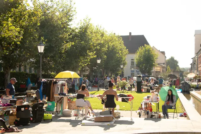 Germersheimer Innenstadtflohmarkt auf dem Königsplatz | Foto: Heike Schwitalla