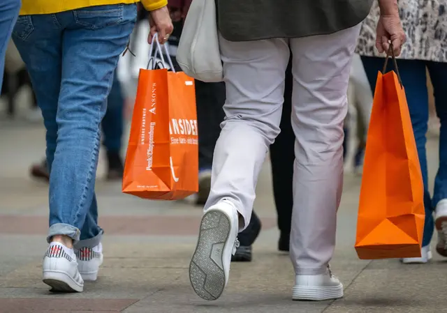 Der Handel rechnet mit einem rückläufigen Ostergeschäft. (Archivbild) | Foto: dpa