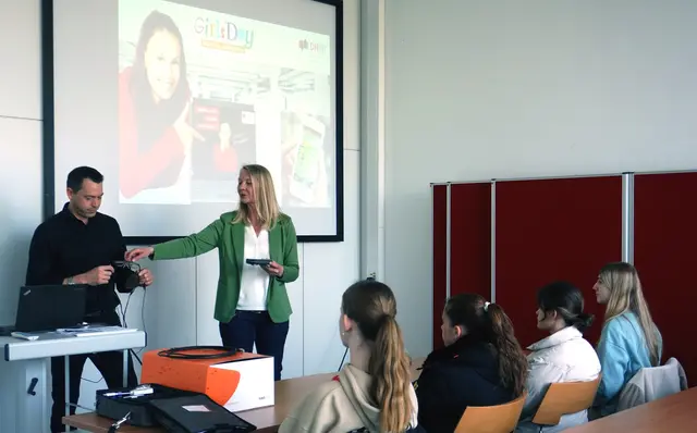 Girls'Day an der DHBW Karlsruhe: Fake News | Foto: Bildrechte: DHBW KA//DI