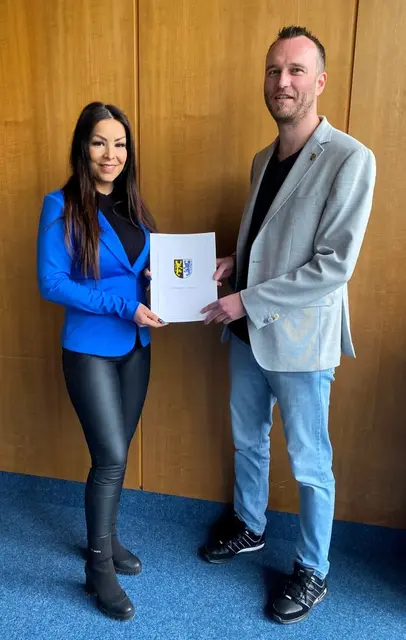 Julia Molter mit Landrat Johannes Huber | Foto: Kreisverwaltung Kusel