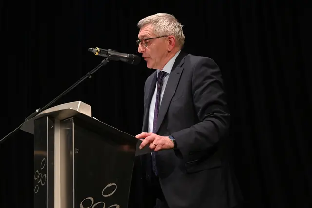 Knut Böhlke hielt die Abiturrede als Vertreter des Lehrerkollegiums | Foto: Sickingen-Gymnasium Landstuhl