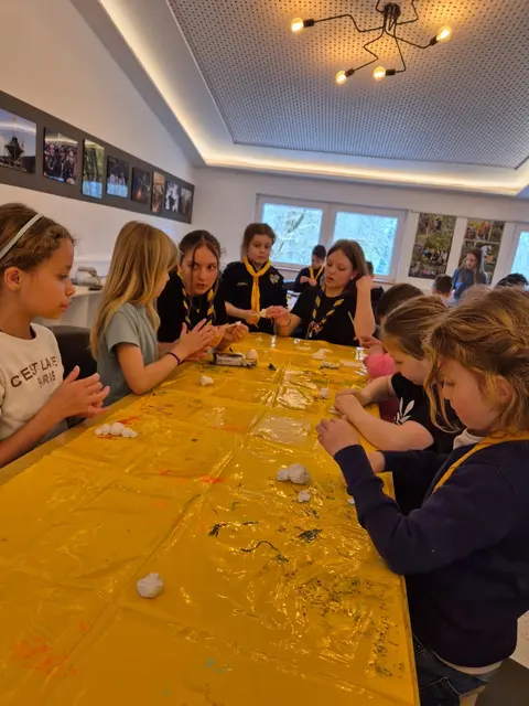 Eine der Bastel-AG´s | Foto: Jochen Weidig