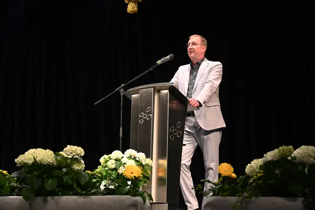 Der Schulleiter Philipp Wehmann hielt die Abiturrede | Foto: Sickingen-Gymnasium Landstuhl