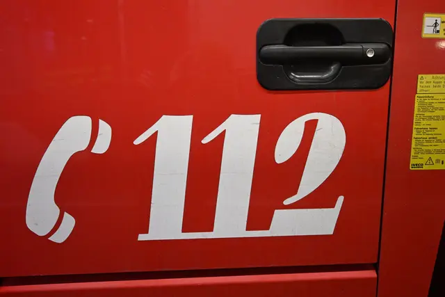 Die Passanten wählten den Notruf. (Symbolbild) | Foto: dpa