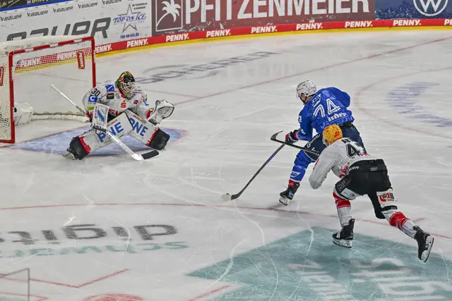 Justin Schütz bei seinem 1:0 in Spiel drei der Viertelfinalserie zwischen den Adlern und Bremerhaven. | Foto: Ruffler/PIX-Sportfotos