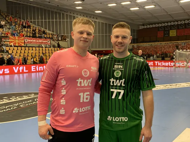 Torwart Philipp Wenning (links) und Lars-Matthias Hannes von den Eulen Ludwigshafen | Foto: Michael Sonnick
