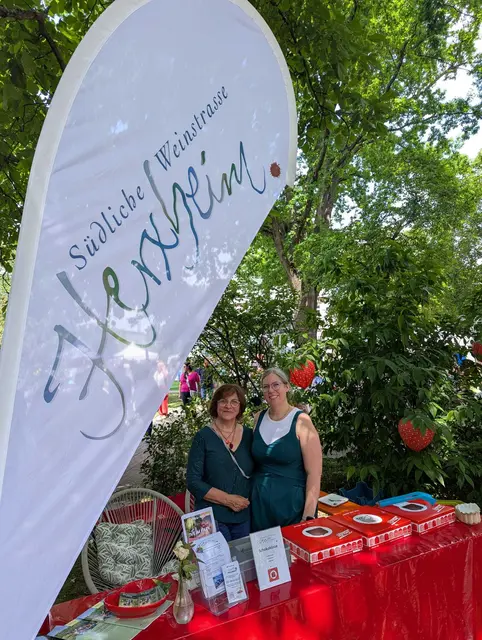 Auch 2026 ist der Verein Südliche Weinstraße Herxheim als Veranstalter wieder mit einem Stand im Park der Villa Wieser vertreten | Foto: Verein Südliche Weinstraße Herxheim e.V.  