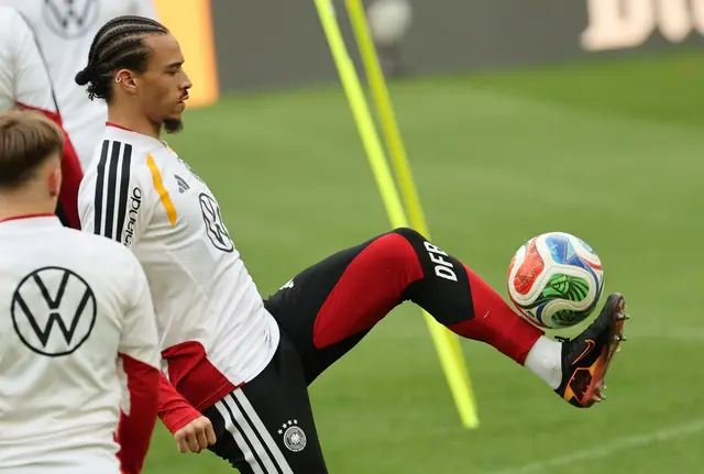 Leroy Sané, hier beim Training vor dem Spiel gegen Ghana, muss iiefern.  | Foto: dpa