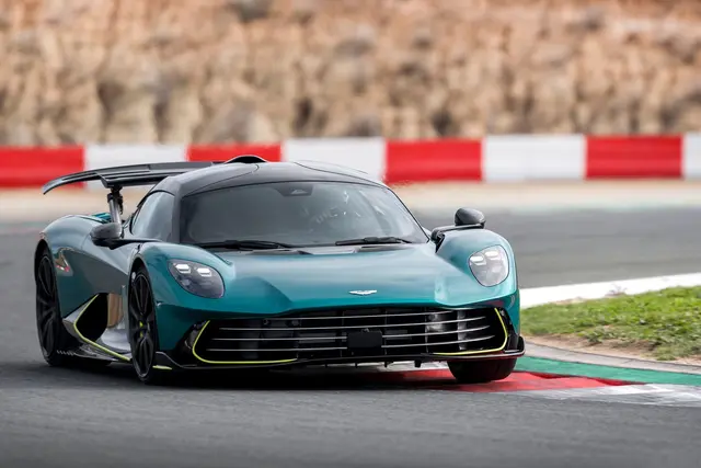 Der Supersportwagen Valhalla kostet mindestens 979.965 Euro und ist auf 999 Exemplare limitiert. | Foto: dpa