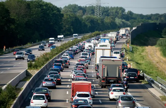 Staugefahr besteht zum Osterferien-Start auf Autobahnen - Symbolbild | Foto: ADAC