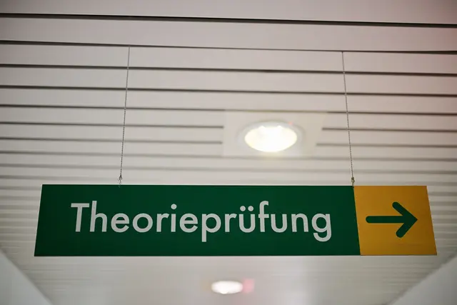 Im vergangenen Jahr wurden in Rheinland-Pfalz 159 Betrugsversuche bei der theoretischen Führerscheinprüfung aufgedeckt. (Symbolbild) | Foto: dpa