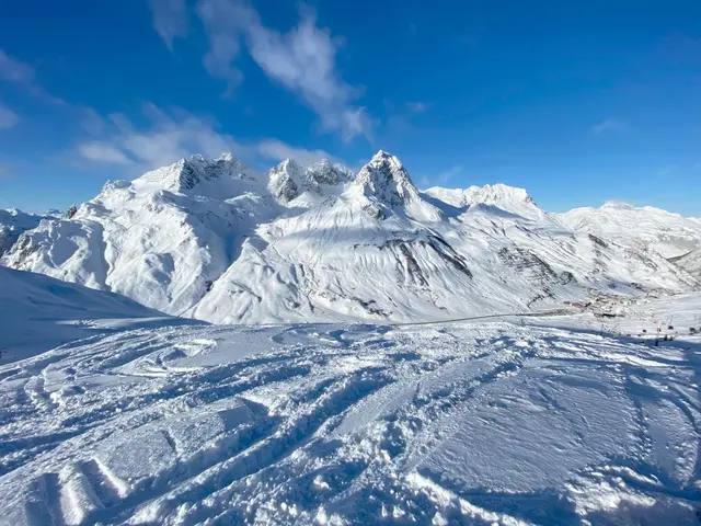 Am Arlberg in Österreich sind binnen 24 Stunden bis zu 60 Zentimeter Schnee gefallen. (Archivfoto) | Foto: dpa