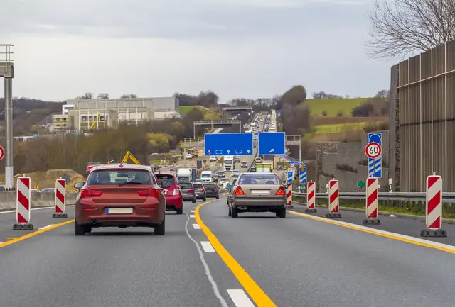Sicher fahren in Autobahn-Baustellen: Tempo, Reißverschluss, 2-Meter-Regel, Rettungsgasse. | Foto: ACV Automobil-Club Verkehr