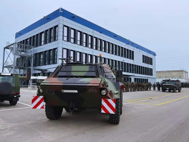 Bundeswehrübung Philippsburg_Bundeswehrfahrzeuge vor dem neuen Wach- und Funktionsgebäude der BGZ | Foto: (c)BGZ_Genevieve Mulack