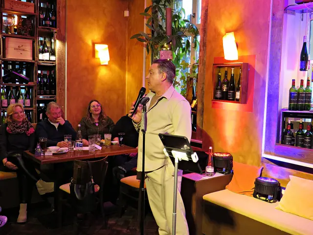 René Weintz in der Weinbar "Schöne Anna" | Foto: Brigitte Melder