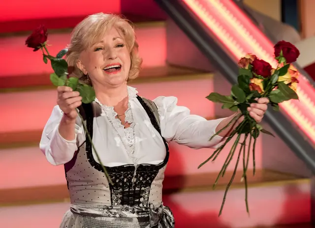 Die Sängerin Margot Hellwig steht beim «Adventsfest der 100000 Lichter» im Congress Centrum auf der Bühne. (zu dpa: «Margot Hellwig: «Freude am Singen verloren»») | Foto: dpa