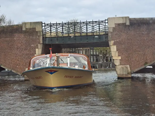 Die "Prinses Margriet" war eines der Boote, das die Passagiere durch die Grachten schipperte. | Foto: Volker Widdrat