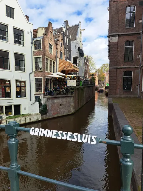 Bei der Stadtführung lernten die Gäste viele interessante Ecken Amsterdams kennen. | Foto: Volker Widdrat
