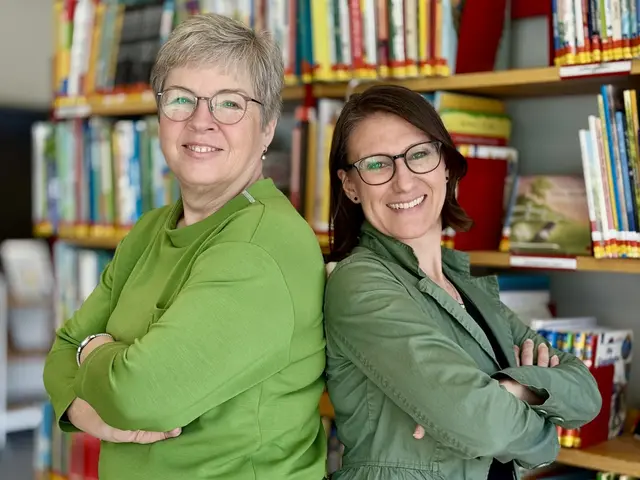 Das neue Leitungsteam der Stadtbücherei: Helga Hanik (links) und Vera Babilon (rechts).

 | Foto: Stadt Wörth am Rhein