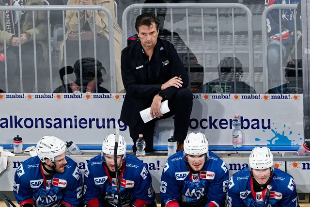 Adler-Trainer Eakins muss nun auf Stürmer O'Donnell verzichten. | Foto: dpa