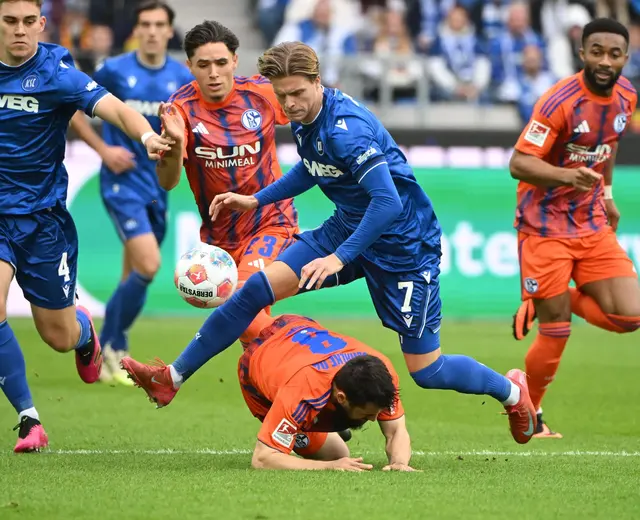 Das Heimspiel gegen Schalke gewann der KSC mit Dzenis Burnic (oben) mit 2:1. (Archivbild) | Foto: Uli Deck/dpa