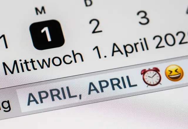 Humor mit Vorsicht: Aprilscherze im Büro dürfen weder Arbeitsabläufe stören noch Kollegen bloßstellen, sonst drohen arbeitsrechtliche Konsequenzen. | Foto: dpa