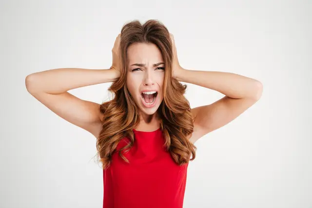 Digitale Gewalt betrifft Frauen überall – im Landkreis Germersheim lernen sie in zwei Online-Seminaren, wie sie im Netz und im Gespräch selbstbewusst Raum einnehmen. | Foto: Drobot Dean/stock.adobe.com