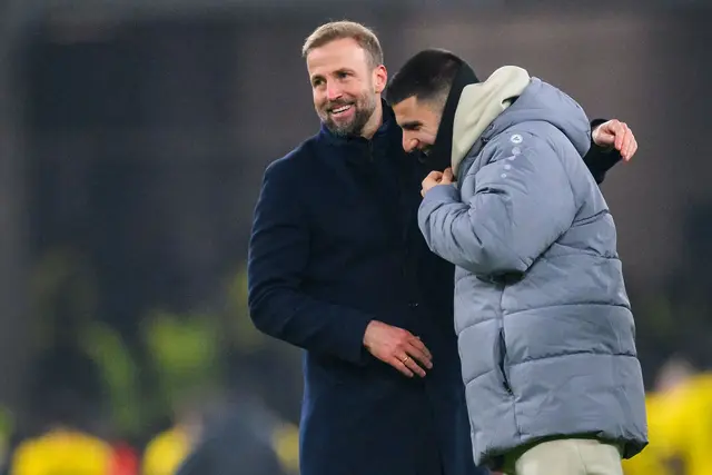 Für VfB-Trainer Hoeneß (l) ist sein Stürmer Undav ein Unterschiedsspieler. (Archivbild) | Foto: Tom Weller/dpa
