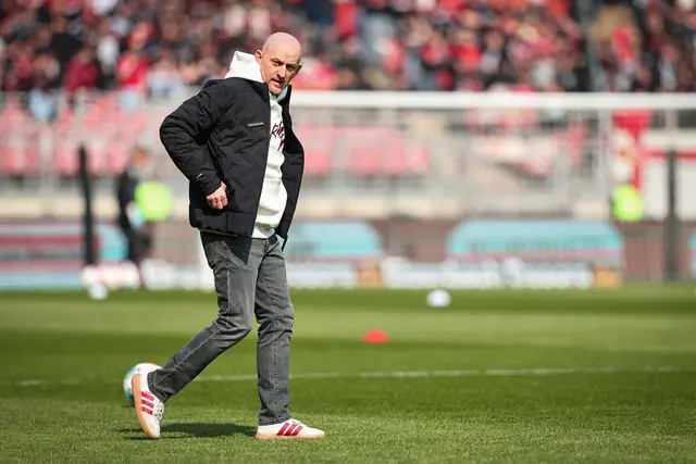 Torsten Lieberknecht trifft am Samstag auf seinen Vorgänger auf der Lauterer Trainerbank (Archivbild). | Foto: Daniel Karmann/dpa
