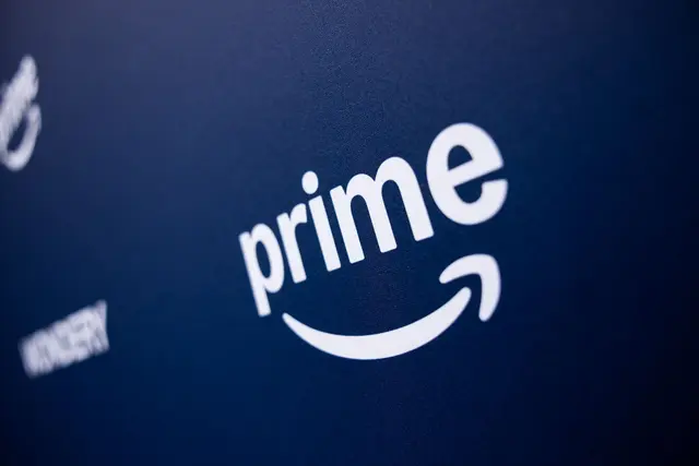 Werbung statt Werbefreiheit: Amazon führte im Februar 2024 ohne Zustimmung der Kunden Werbeunterbrechungen bei Prime Video ein, wer keine Werbung will, muss seitdem 2,99 Euro mehr zahlen. | Foto: dpa