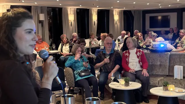 Weinexpertin Tamara Fränzle erläuterte die Besonderheiten und Nuancen der edlen Tropfen. | Foto: Volker Widdrat