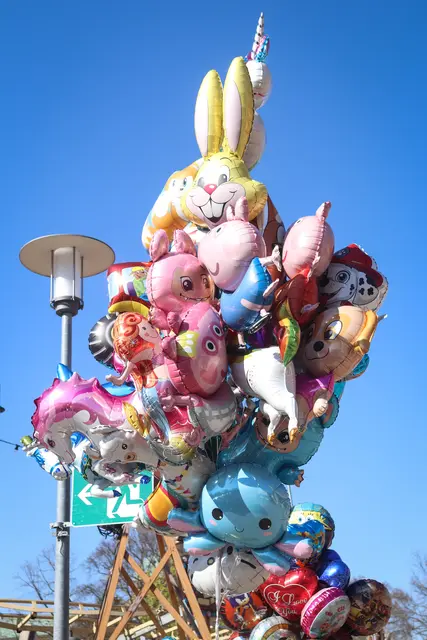 Die Frühjahrsmesse in Speyer ist bunt | Foto: Cornelia Bauer