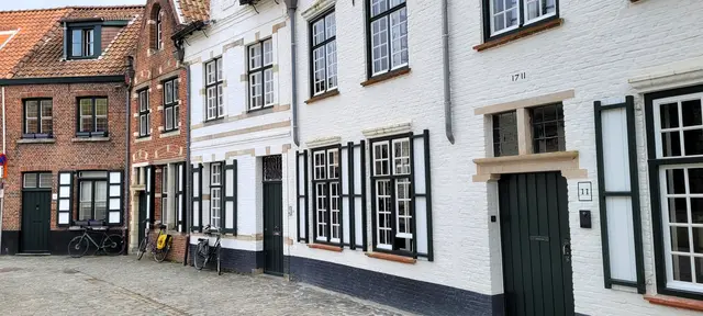 Enge Gässchen prägen das Stadtbild Brügges. | Foto: Volker Widdrat