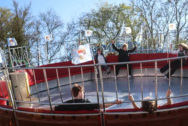 Die Bayern-Wippe sorgt ordentlich für Gaudi | Foto: Cornelia Bauer