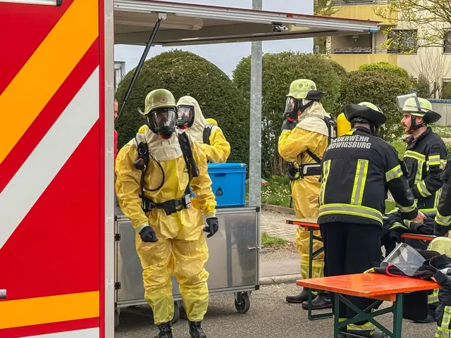 Der Fund eines Fläschchens mit der Aufschrift «Polonium 210» in Vaihingen an der Enz hat einen Großeinsatz von Feuerwehr und Polizei ausgelöst. | Foto: Karsten Schmalz/KS-Images.de/dpa