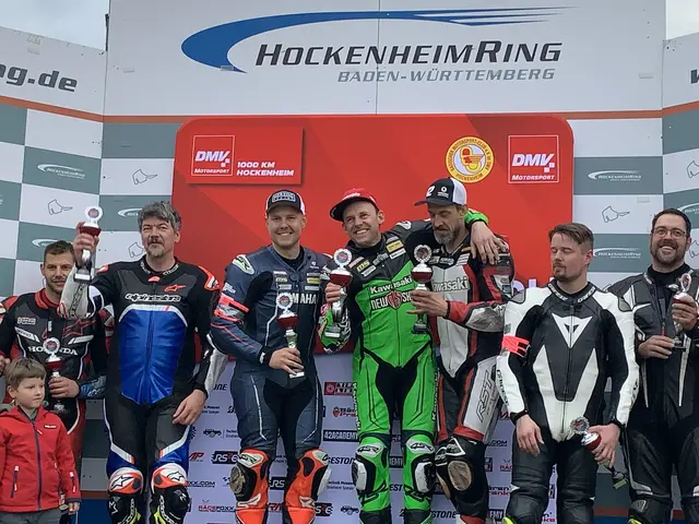 Pascal Schneider siegt mit dem Team 77 auf dem Hockenheimring | Foto: Michael Sonnick