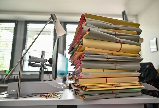 In jedem fünften Fall wurde im vergangenen Jahr laut Justizministerium Anklage erhoben. (Symbolbild) | Foto: Patrick Pleul/dpa