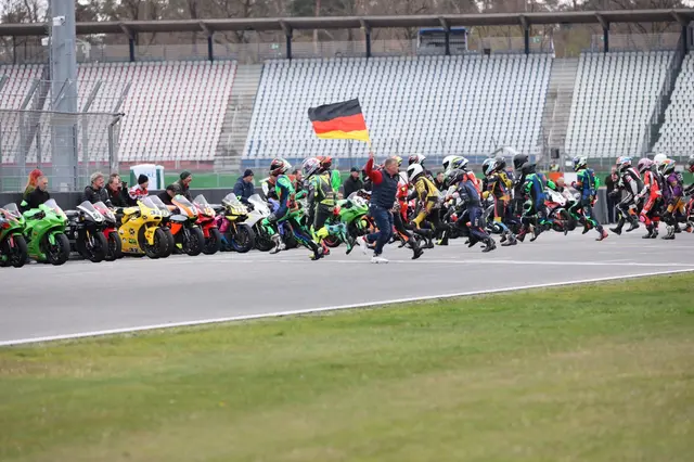 Start zum 1000 km Rennen auf dem Hockenheimring | Foto: Hartmut Reuschel