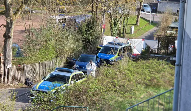 Die Sackgasse führt zu einer Treppe. | Foto: Kevin Schößler/dpa