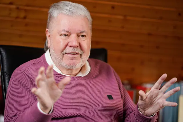 Kurt Beck war von 1994 bis 2013 Ministerpräsident von Rheinland-Pfalz und von 2006 bis 2008 SPD-Bundesvorsitzender. (Archivbild)  | Foto: Uwe Anspach/dpa