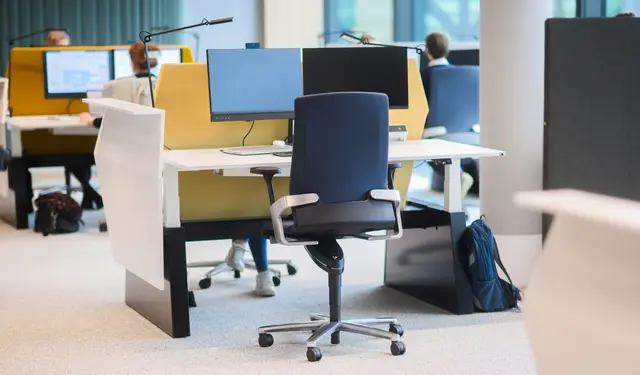 Die meisten Arbeitnehmer müssen gelegentlich ins Büro kommen. (zu dpa: «Homeoffice: Wann muss ich ins Büro kommen?») | Foto: dpa