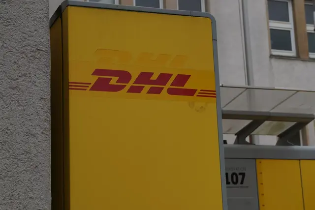 Ein verdächtiger Fund hat am Dienstagvormittag, 7. April, für einen Großeinsatz im DHL-Paketzentrum in Saulheim gesorgt | Foto: Laura Braunbach