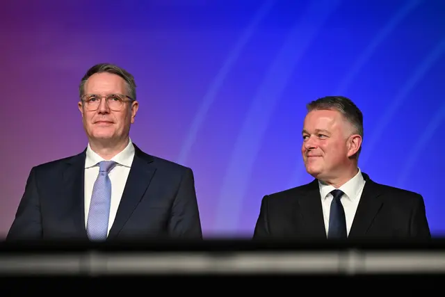 Verhandlungsführer Alexander Schweitzer für die SPD und Gordon Schnieder für die CDU wollen am Mittwoch über das Ergebnis der Sondierungen informieren. (Archivbild) | Foto: Michael Brandt/dpa