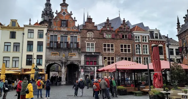 Rundgang zum Grote Markt im historischen Zentrum von Nijmegen. | Foto: Volker Widdrat
