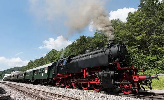 Die Sauschwänzlebahn im Schwarzwald war in der "Eisenbahn-Romantik" immer wieder Thema. (Archivbild) | Foto: picture alliance / dpa